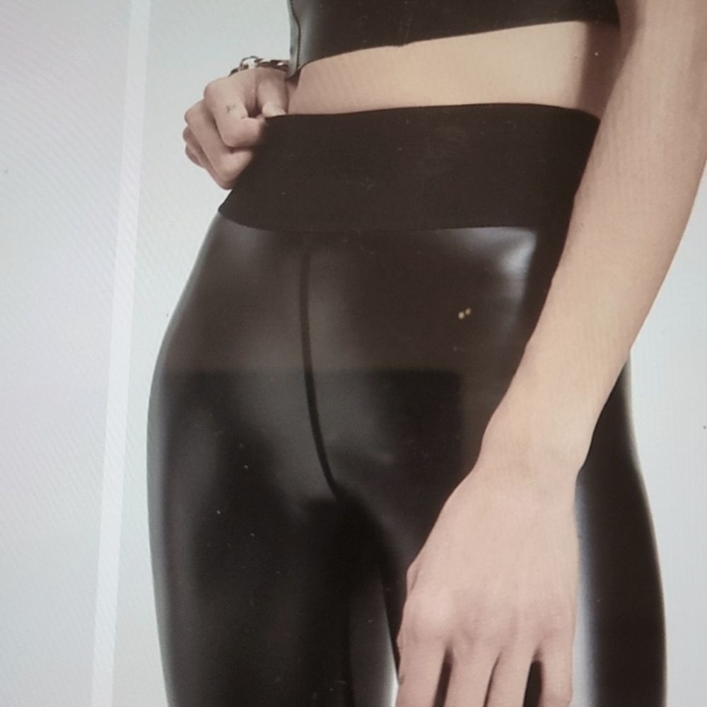 Good American Rubberized icon core leggings. High waist size 1 (small)